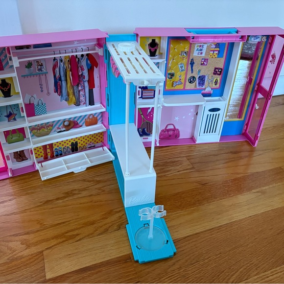 Barbie dream Closet Playset - Picture 1 of 6
